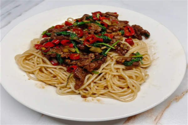 隋留香黄牛肉拌面