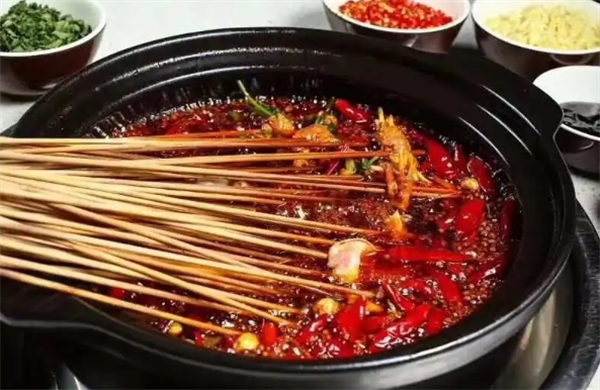 签铭串串