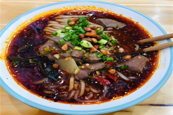 粲记泡椒鸭血米线店