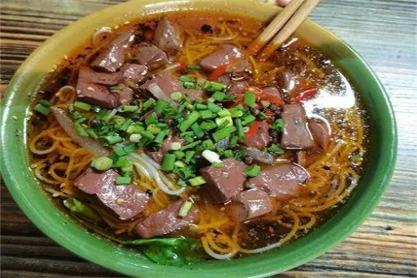 粲记泡椒鸭血米线店