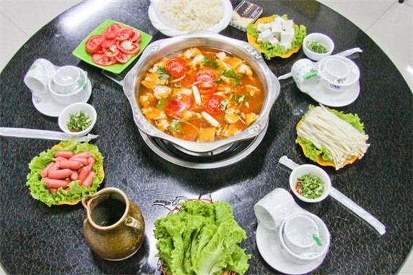 苗家酸辣汤火锅