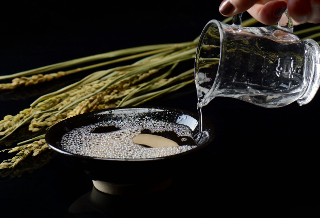 茅霆白酒