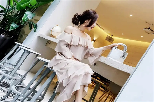 董小姐服装