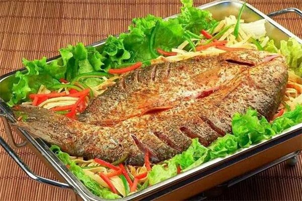 安全村烧烤烤鱼