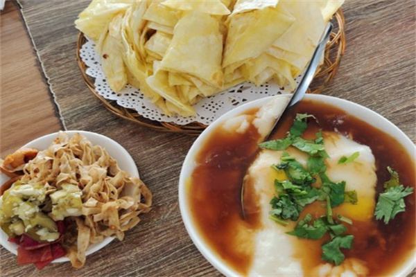 谷良筋饼豆腐脑店
