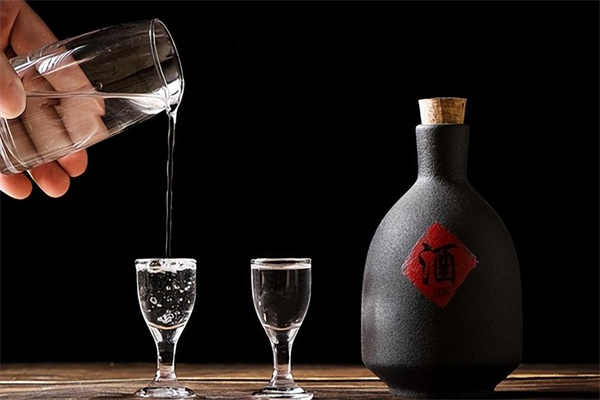 天池王白酒加盟