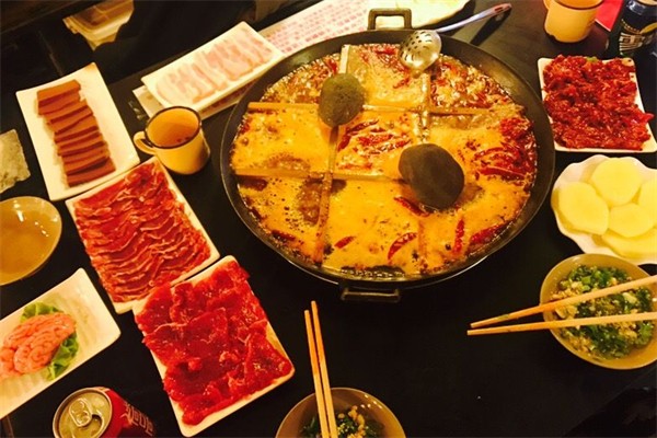 火锅记忆土灶老火锅