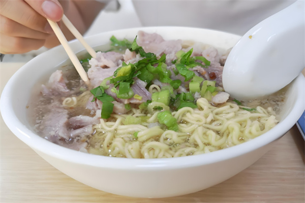 回味鲜潮味汤粉世家加盟