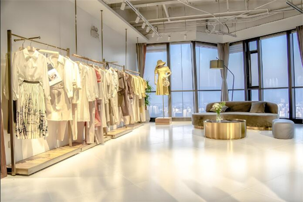 阔色实体店