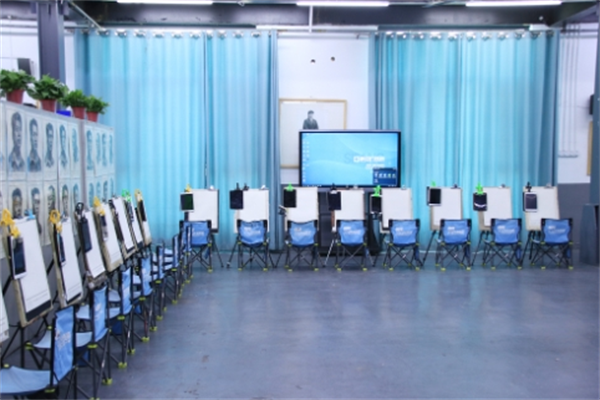 四方美术培训学校