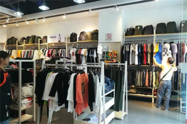 七号仓库服装店