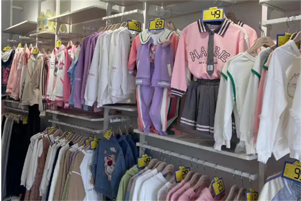 大小孩童装折扣店
