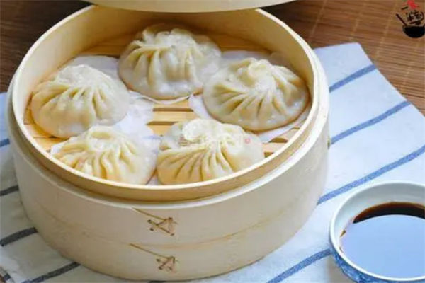 尚一笼开封灌汤包