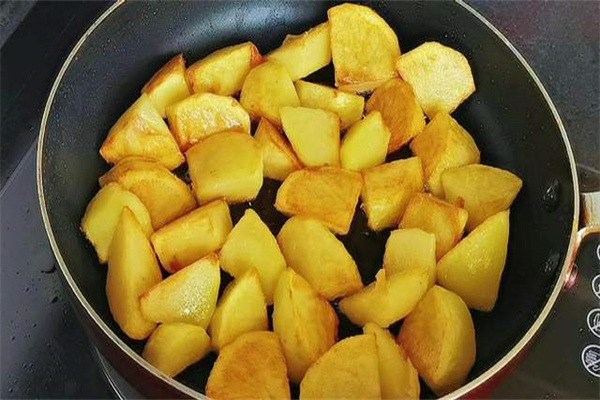 胖媳妇十八味烧土豆加盟