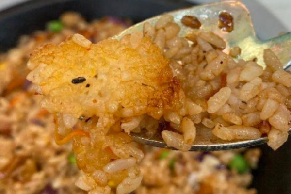 焦本味铁板焦饭加盟