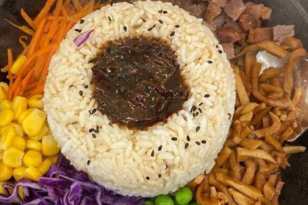 焦本味铁板焦饭加盟
