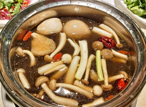 天府鲜菌特色汤锅