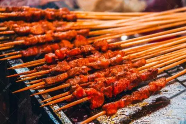 为青春地摊烤肉