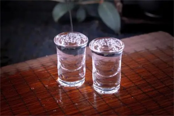 董乡家白酒