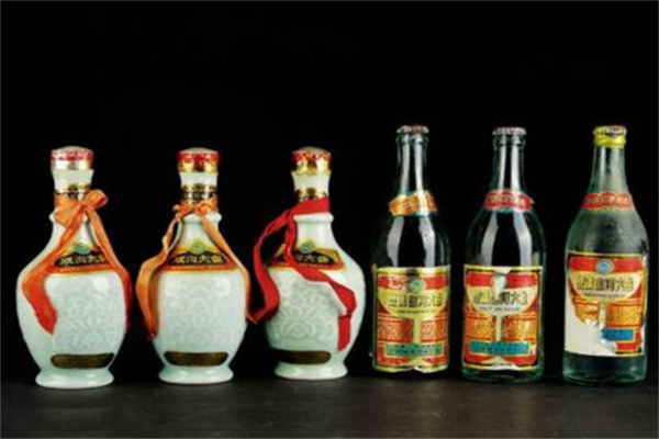 魁振白酒