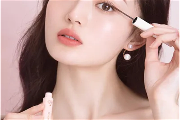 杨芳美妆