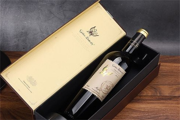 金蝴蝶干红葡萄酒