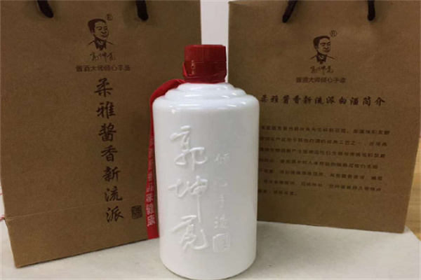 坤亮定制高端白酒