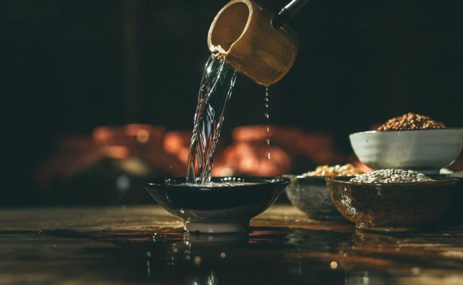 蓝之博酒业