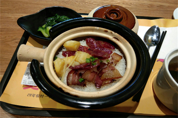 煲仔正煲仔饭