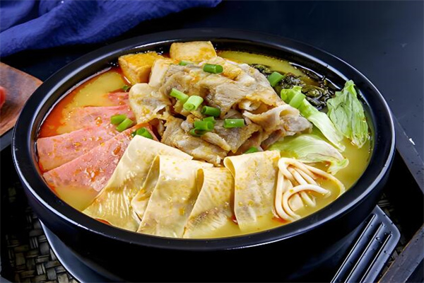 牛宴派酸菜牛肥牛米线