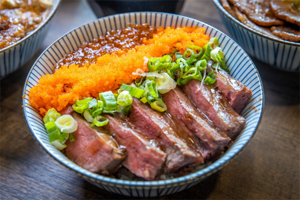 青山稻大碗烧肉饭