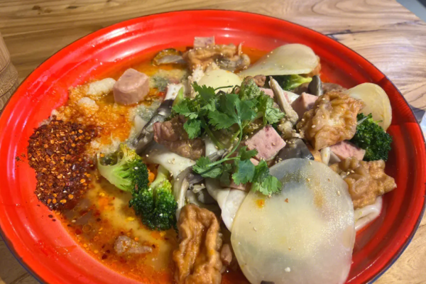 哔哔街食盘盘麻辣烫加盟