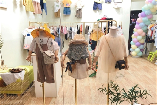 点点班班服装