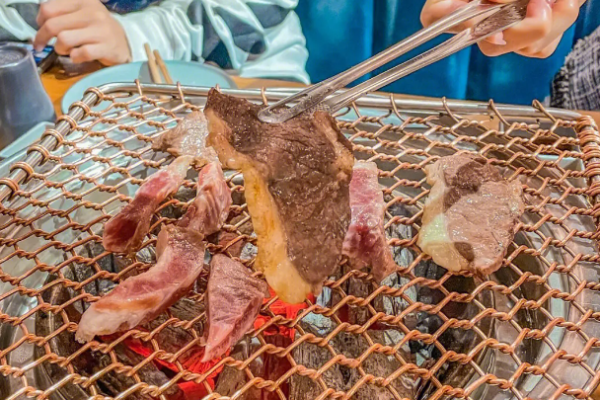 牛识客原味碳火烤肉加盟