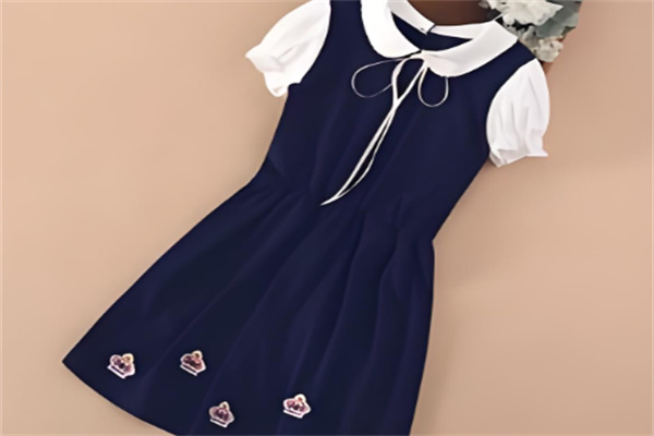 泛泛服饰