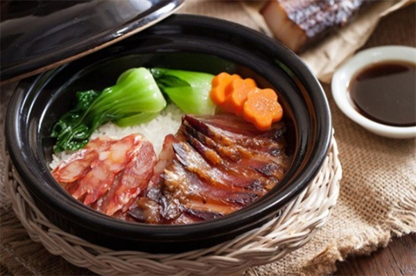 小青花煲仔饭