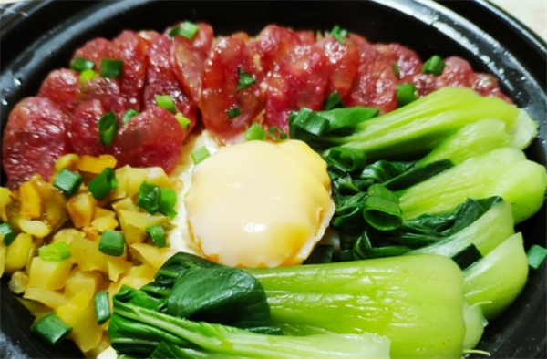 炫滋煲仔饭