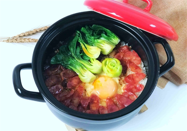 炫滋煲仔饭