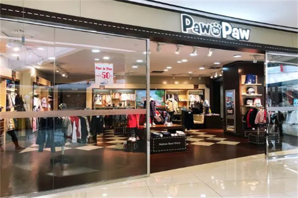 paw in paw