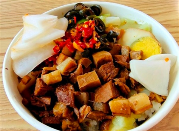 胖鲜生卤汁猪脚饭