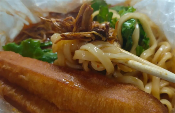 豆小侠猪肘面