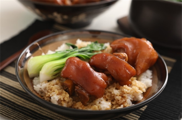 胖鲜生卤汁猪脚饭