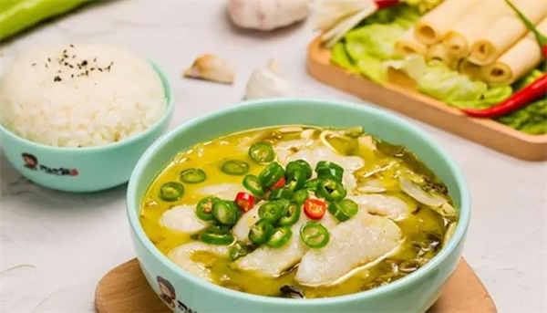 咖萌酸菜小鱼米饭