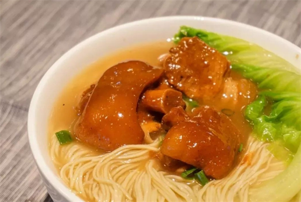 豆小侠猪肘面