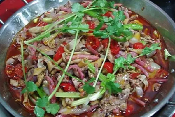 阿香遇黔江鸡杂
