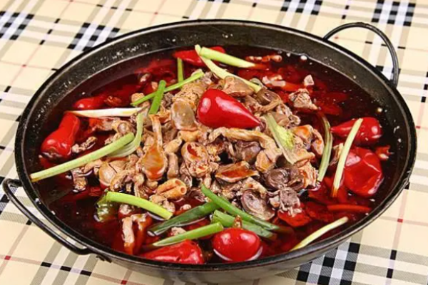 阿香遇黔江鸡杂