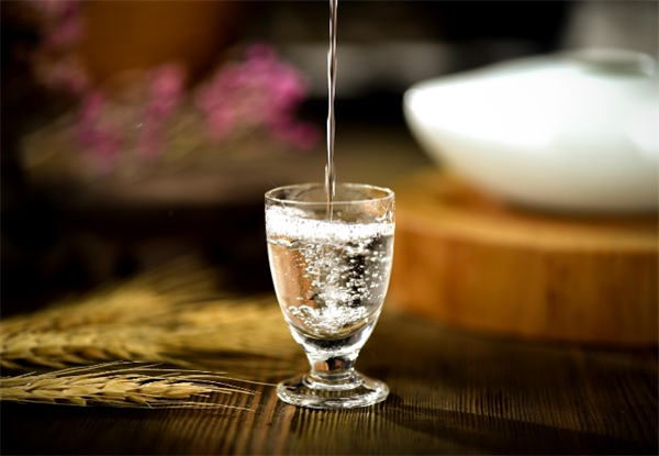 康巴尼玛白酒