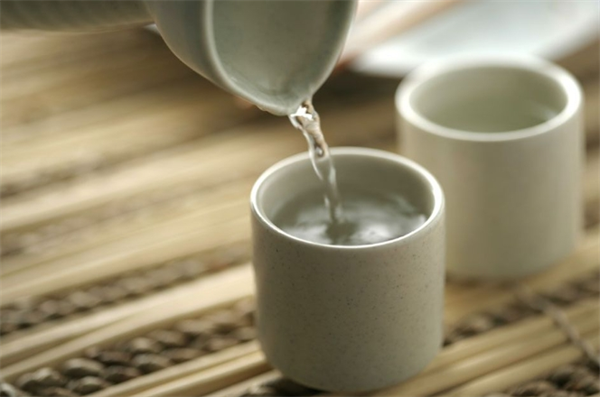 蓝榕白酒