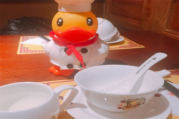 小黄鸭餐厅加盟