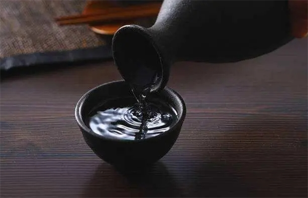 蓝榕白酒